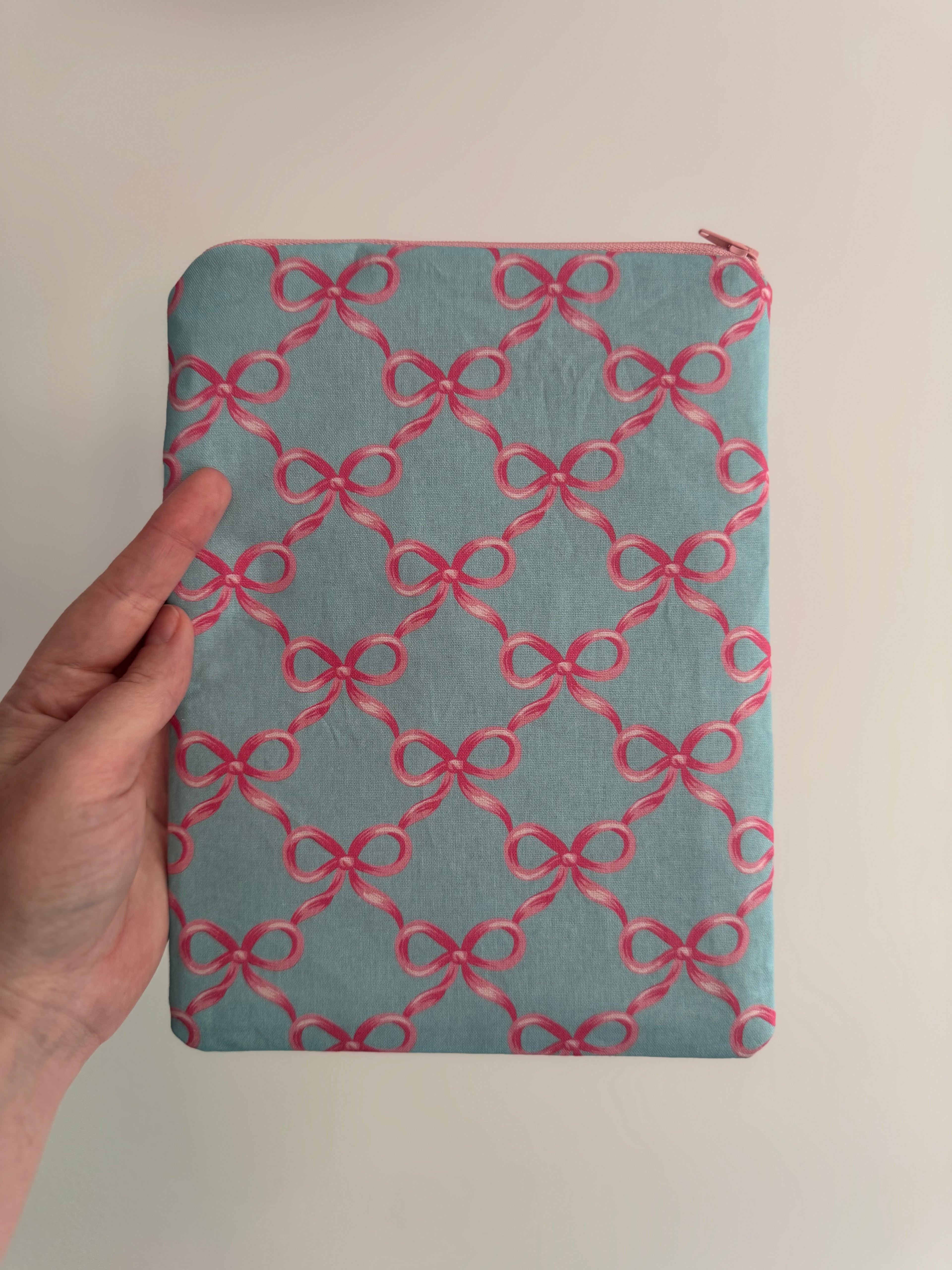 Bow Kindle Sleeve